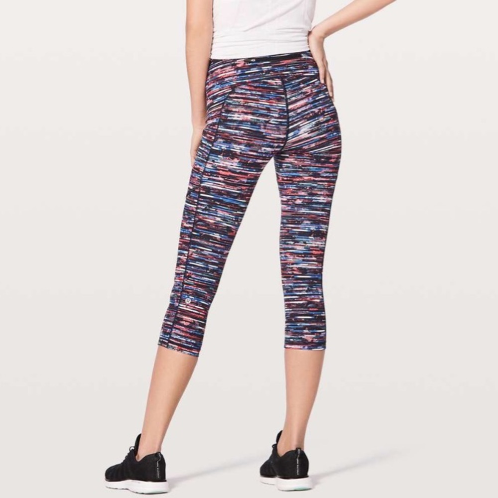 Lululemon Speed Up Crop 21" Hinshu Alpine White Multi Stripe Capri Size 4